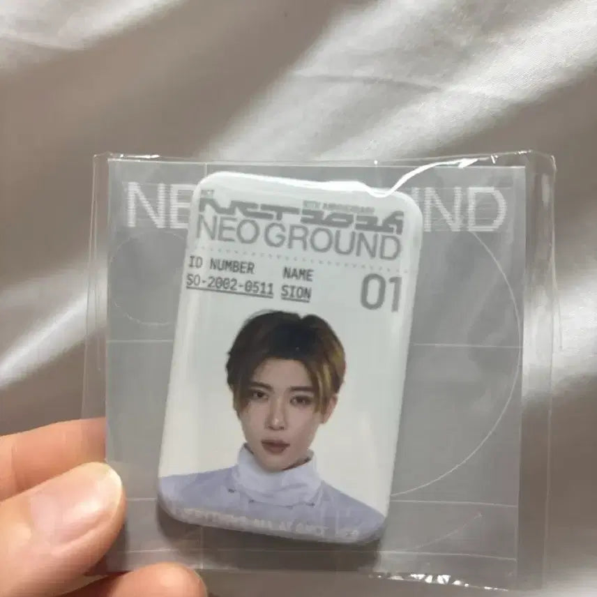 [BUNJANG] NCT 10th Anniversary Neo Ground Random ID Can Badge - Sion / 엔시티 10주년 네오그라운드 랜덤 ID 아이디 캔뱃지 엔시티위시 시온 양도