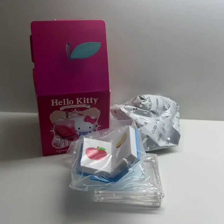 [BUNJANG] Hello Kitty Cube Figure / 헬로키티 큐브 피규어