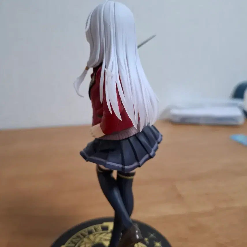 [BUNJANG]  Elaina Figure / 일레이나 피규어