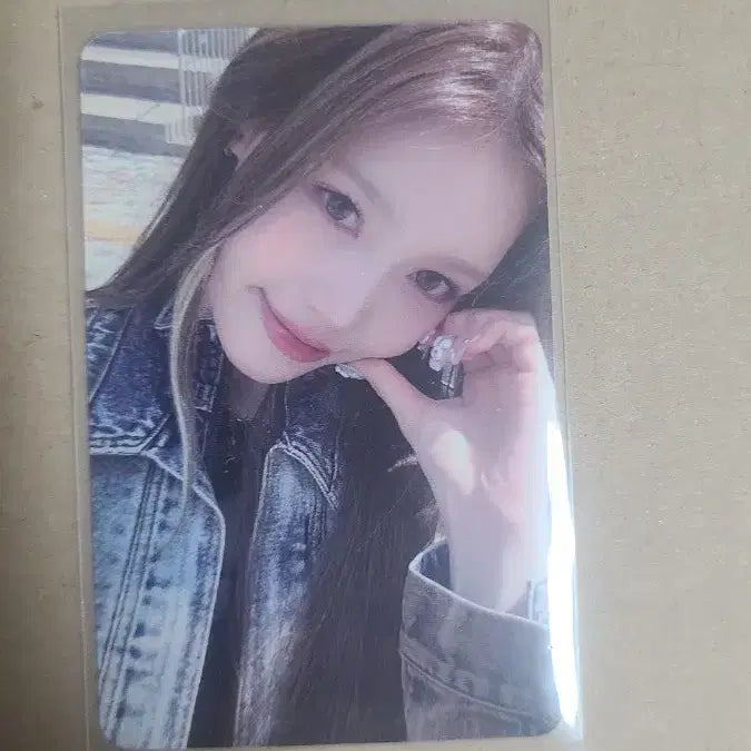 [BUNJANG] Izna Jeongsebi BEEP Apple Music Lucky Draw Photocard / 이즈나 정세비 BEEP 애플뮤직 특전포카 팝니다