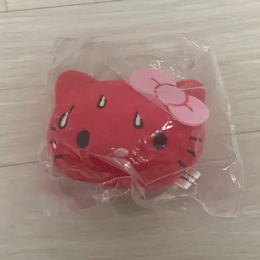 [BUNJANG] Sanrio Spicy Kitty Gacha Doll Keychain (Sealed) / 미개봉) 산리오 매운맛 키티 가챠 인형 키링