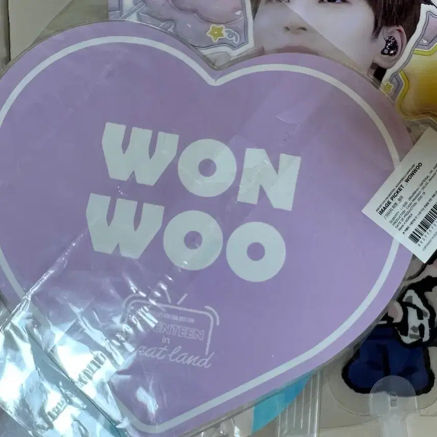 [BUNJANG] SEVENTEEN Wonwoo Official Goods &amp; Unofficial Goods Fan Bundle Set / 세븐틴 원우 공굿 비공굿 부채 일괄판매