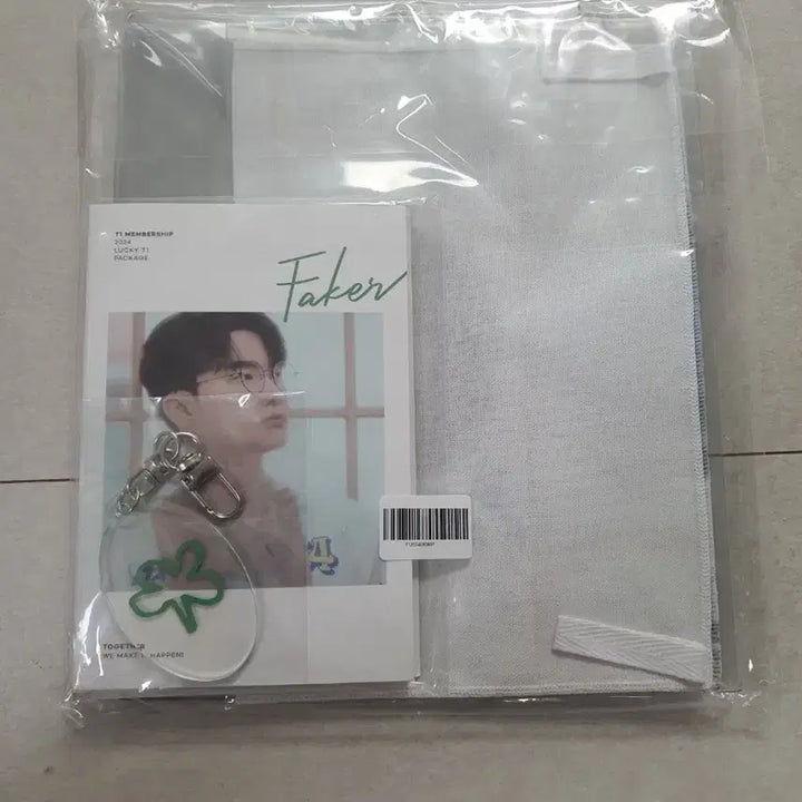 [BUNJANG] LuckyT1 2024 Bundle Set Zeus, Faker, Gumayusi, Keria / 럭키티원 일괄 제우스 오너 페이커 구마유시 케리아