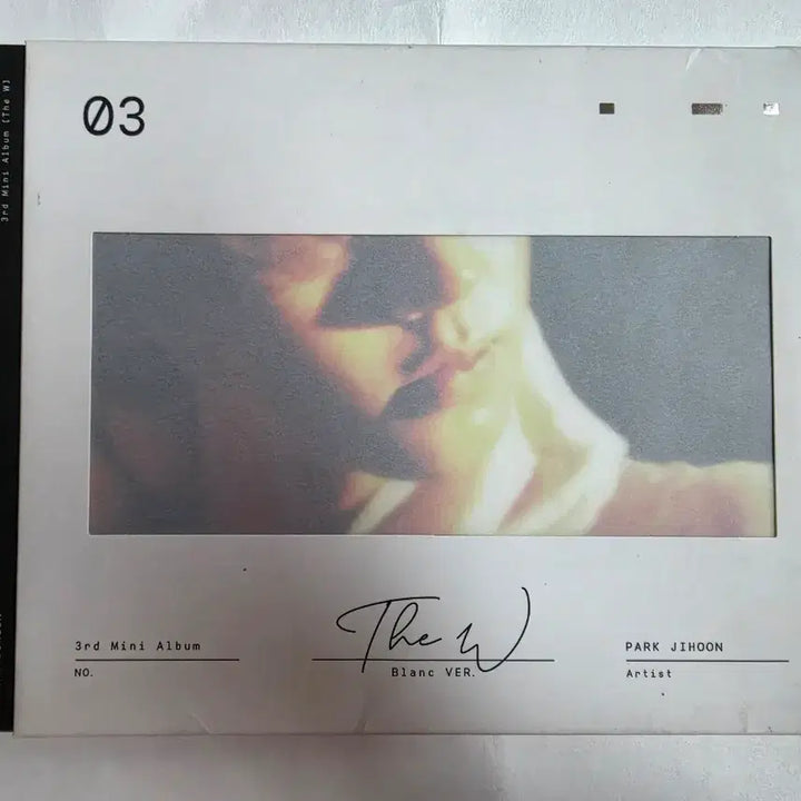 [BUNJANG] Park Jihoon Mini Album Vol. 3 THE W Blanc Version Album / 박지훈 미니3집 THE W 블랑버전 하자/오염 앨범