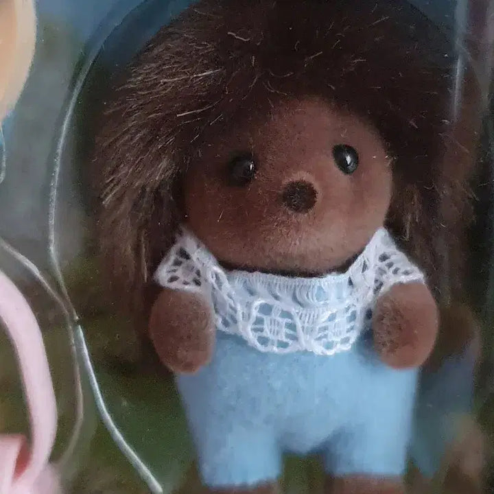 [BUNJANG] Sylvanian Families Baby Hedgehog (Standing) Toy / 실바니안 패밀리 아기 고슴도치 직립