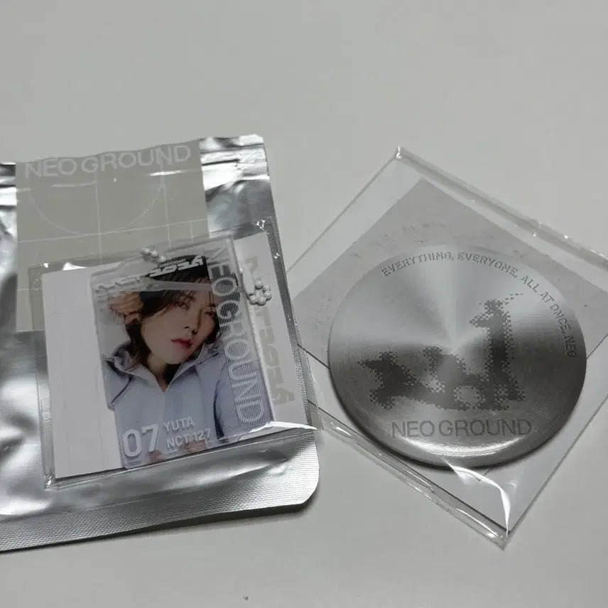 [BUNJANG] NCT 127 Yuta Lenticular Popup Entry Badge Bundle Set / NCT127 유타 렌티큘러, 팝업 입장 뱃지