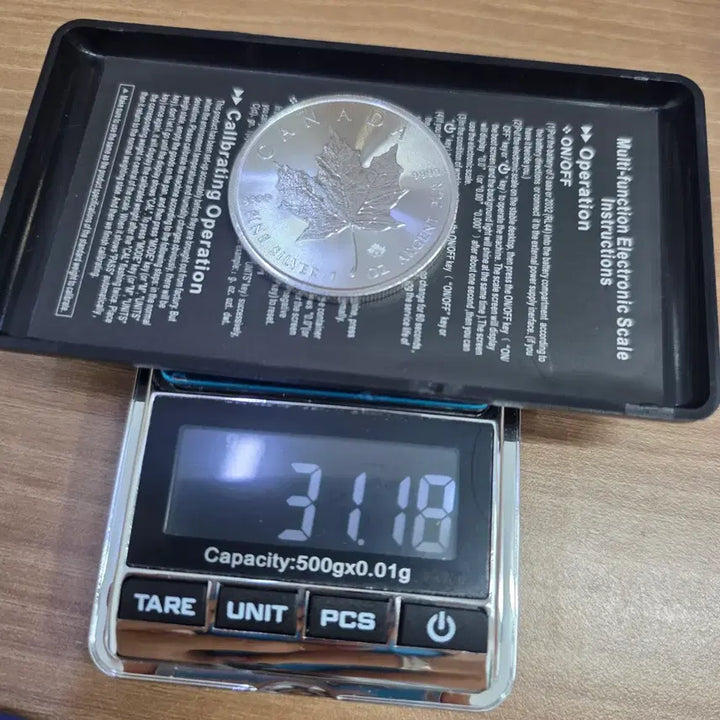 [BUNJANG] Canada Maple Leaf Silver Coin with Queen Elizabeth II Portrait / 은주화