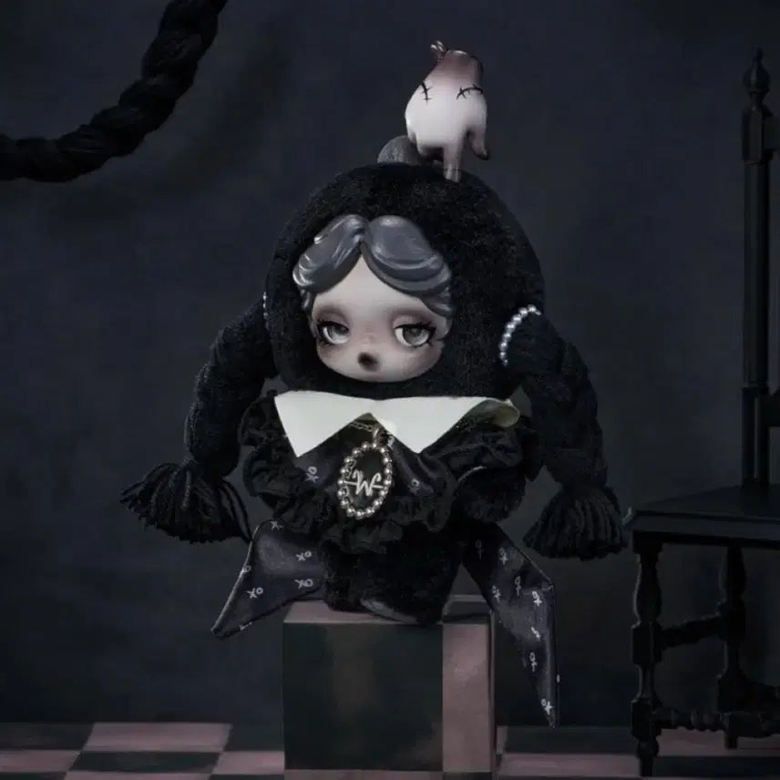 [BUNJANG] Skullpanda Wednesday New York Version Classic Dress Keyring / 스컬판다 웬즈데이 클래식 드레스 뉴욕 버전 팝니다 !