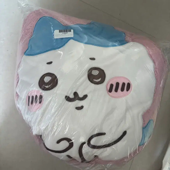 [BUNJANG] Hachiware 36cm Large Die-Cut Cushion (Sealed New Product) / 하치와레 다이컷 36cm 대형 쿠션(미개봉 새제품)