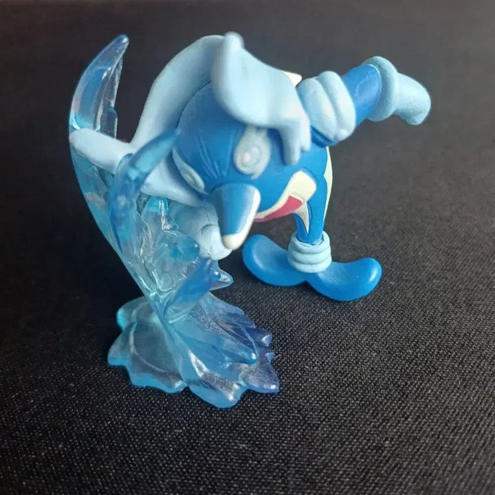 [BUNJANG] Pokemon Dolphman Figure with Light-Up Case / 포켓몬스터 돌핀맨 피규어 (빛 나오는 케이스 포함)