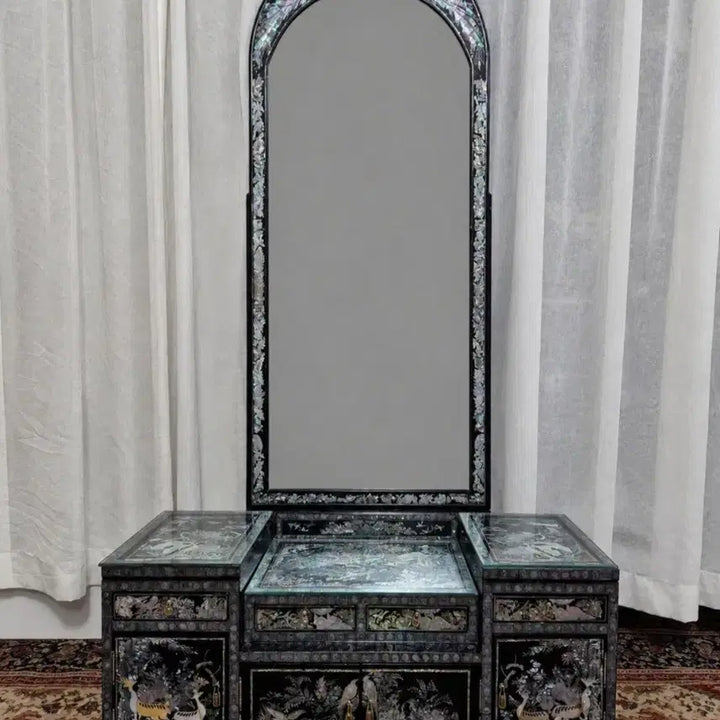 [BUNJANG] 1970s Vintage Tongyeong Mother-of-Pearl Vanity with Peacock and Floral Motifs / 70S 빈티지 통영자개 공작 화조문 화장대