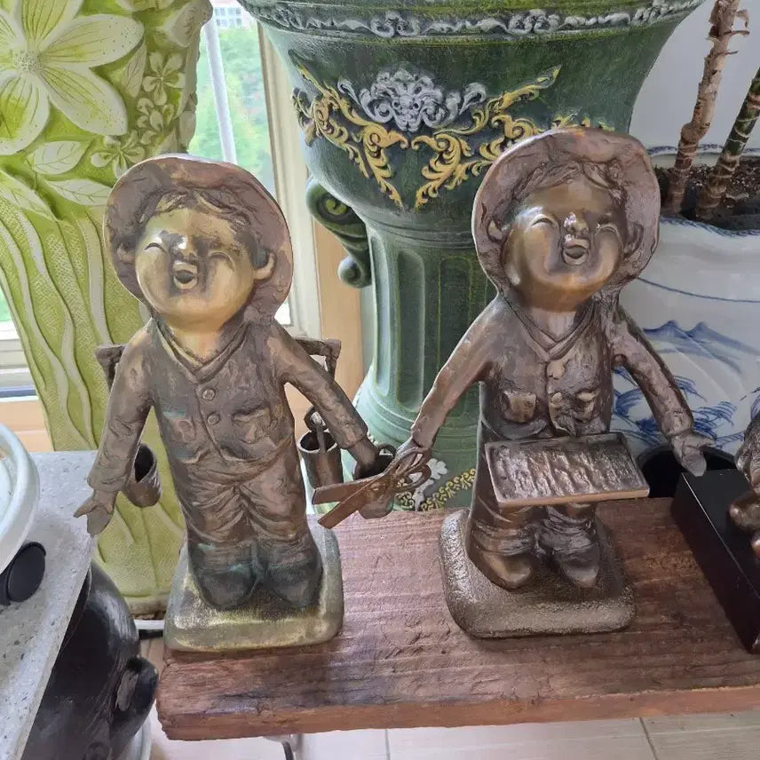 [BUNJANG] Set of 2 Brass Sculptures (Scissors &amp; Tray) / 동 조각상 세트(2개)