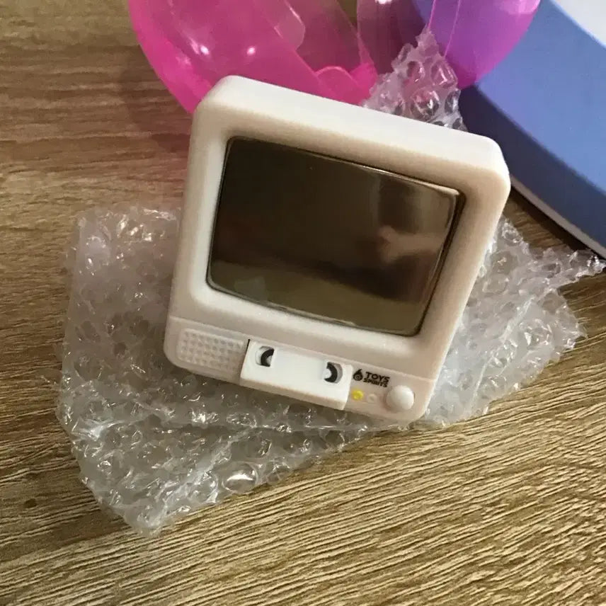 [BUNJANG] Retro TV White Atty Mama TV Gacha Dad Toys Spirit / 레트로 TV 화이트 아따맘마 tv가챠 아빠 토이즈스피릿