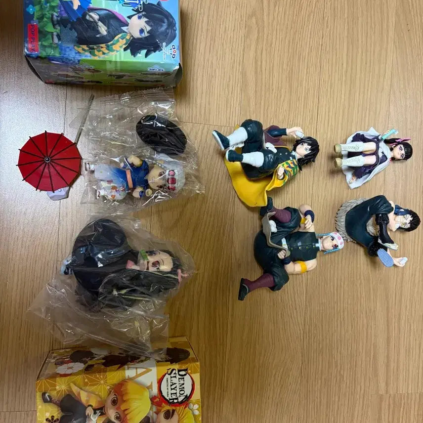 [BUNJANG] Demon Slayer 6-Figure Set (Tengen, Inosuke, Kanao, Giyu, Nezuko) / 귀멸의칼날 피규어 6종(텐겐, 이노스케, 카나오, 기유, 네즈코)
