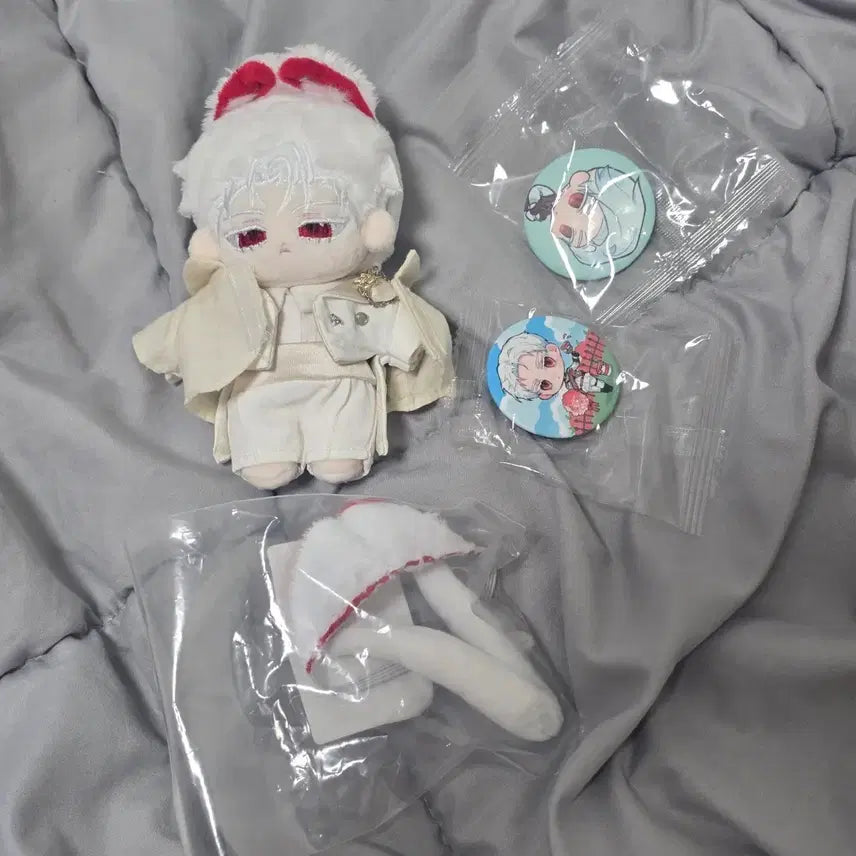 [BUNJANG] Gye Dam Chul Geun Lee Ja Heon Plush Doll Badge Bundle Set / 괴담출근 이자헌 솜인형 캔뱃지 일괄
