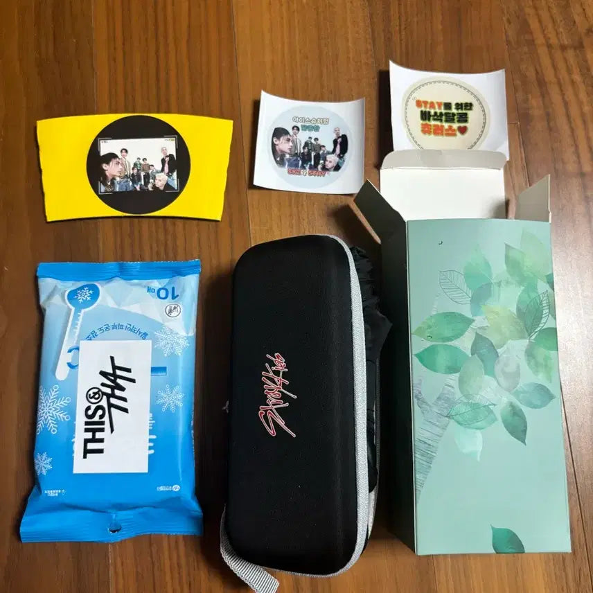 [BUNJANG] Stray Kids Fan Meeting Goods Umbrella Wet Wipes / 스트레이키즈 사녹 역조공 양우산 물티슈