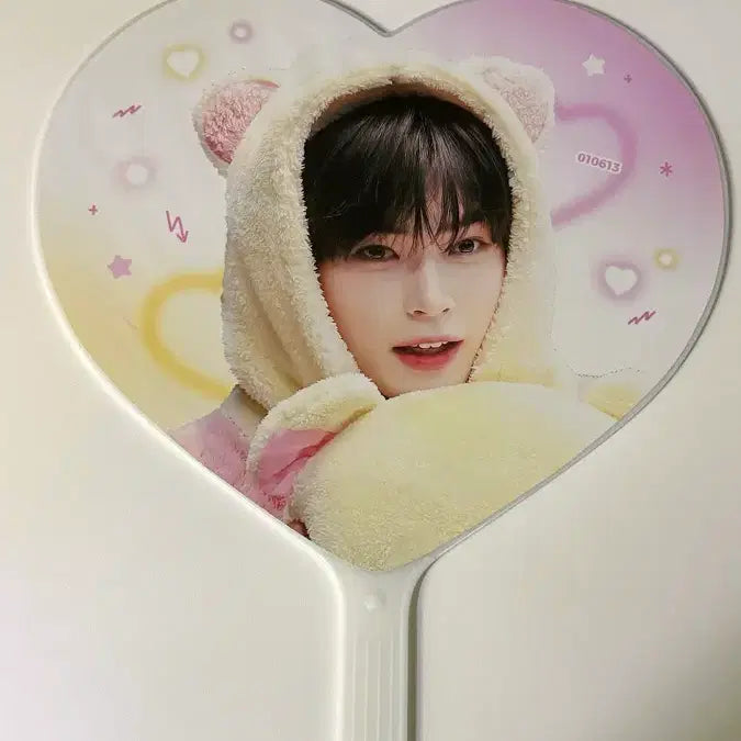 [BUNJANG] ZB1 Sung Hanbin Uchiwa / 제베원 성한빈 우치와