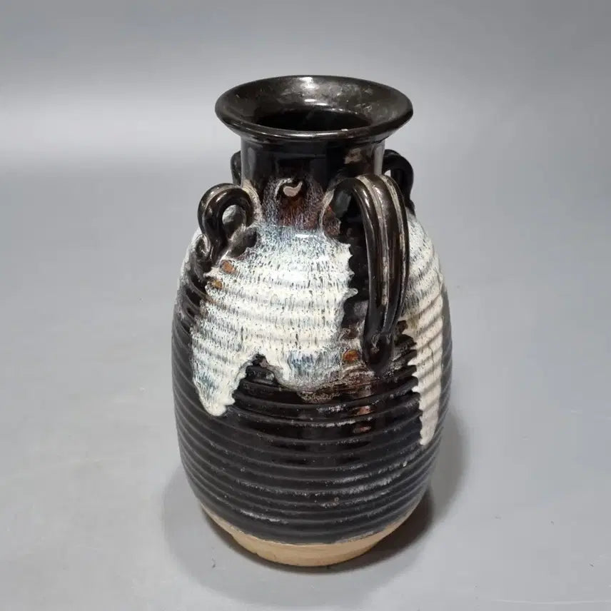 [BUNJANG] Tang Dynasty Style Black Glazed Celadon Floral Decorated Pitcher / 당대 흑유 화반 집호