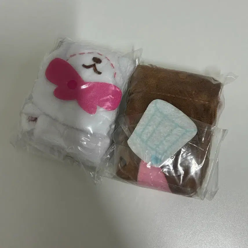 [BUNJANG] Sugarbunnies Fuwafuwa Pouch Gacha Series 2 Shirousa, Kurousa Bundle / 슈가바니즈 후와후와 파우치 가챠 2탄 시로우사, 쿠로우사 일괄 슈가버니즈 캡슐토이