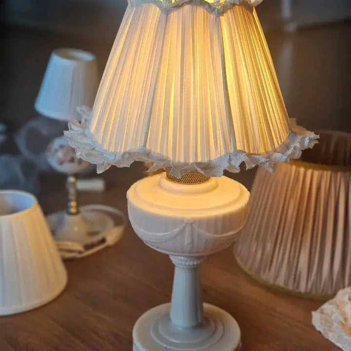 [BUNJANG] Antique Garland Milk Glass Table Lamp / 엔틱 스탠드 조명 핑크 밀크글라스 갈란드