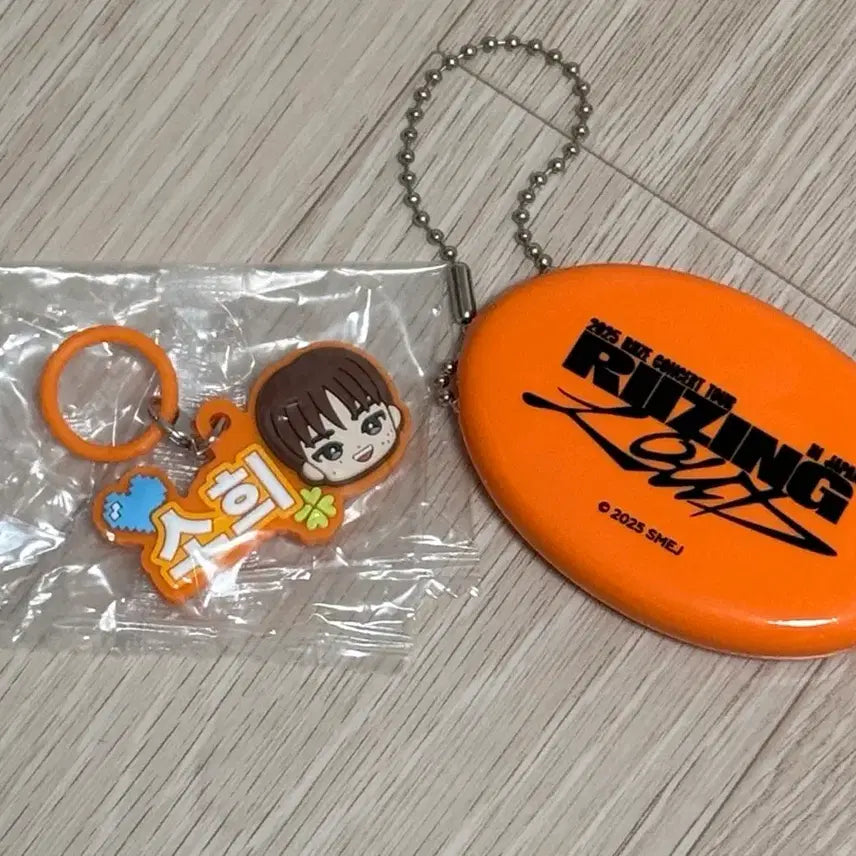 [BUNJANG] RIIZE Sohee Keyring &amp; Rising Coin Pouch / 라이즈 소희 키링+ 라이징 동전지갑