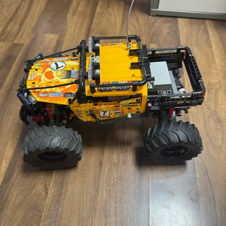 [BUNJANG] LEGO Technic Control+ 4x4 Extreme Off-Roader / 레고 테크닉 컨트롤+ 4x4 익스트림 오프로더