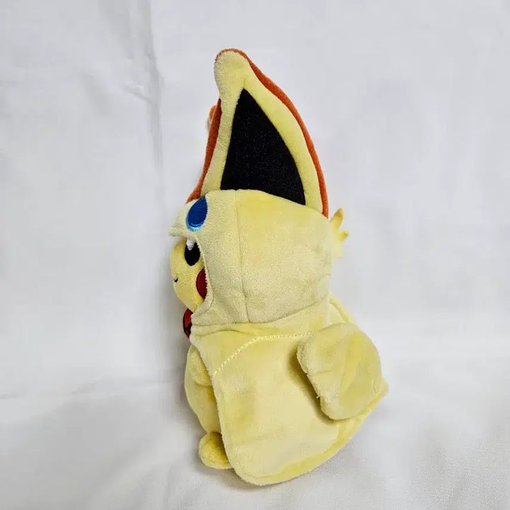 [BUNJANG] Pokemon Center Victini Poncho Pikachu Plush / 포켓몬센터 비크티니 판초 피카츄 인형 판초츄
