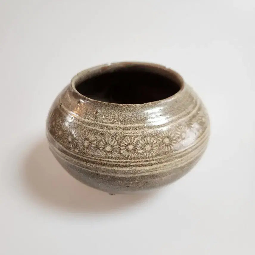 [BUNJANG] 15th Century Joseon Dynasty Celadon Chrysanthemum Vase / 골동품 조선시대 15세기 분청사기 국화문호