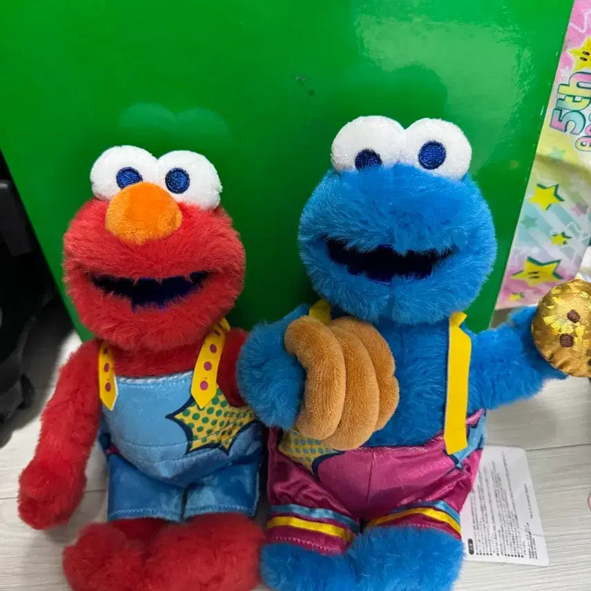 [BUNJANG] Universal Studios 25th Anniversary Elmo &amp; Cookie Monster Plush Set / 유니버셜 25주년 엘모,쿠키몬스터 인형