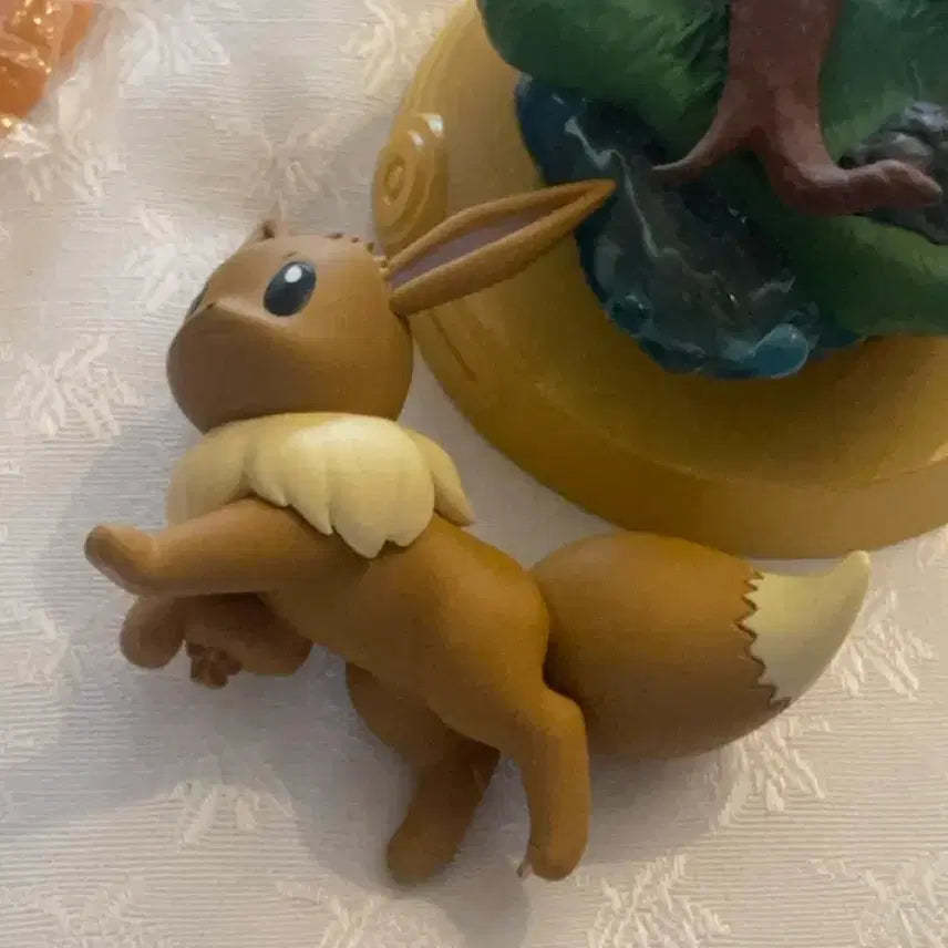 [BUNJANG] Funism Eevee &amp; Jolteon Figure Set / (세트) 이브이 쥬피썬더 세트 이브이즈 피규어 퍼니즘 Funism
