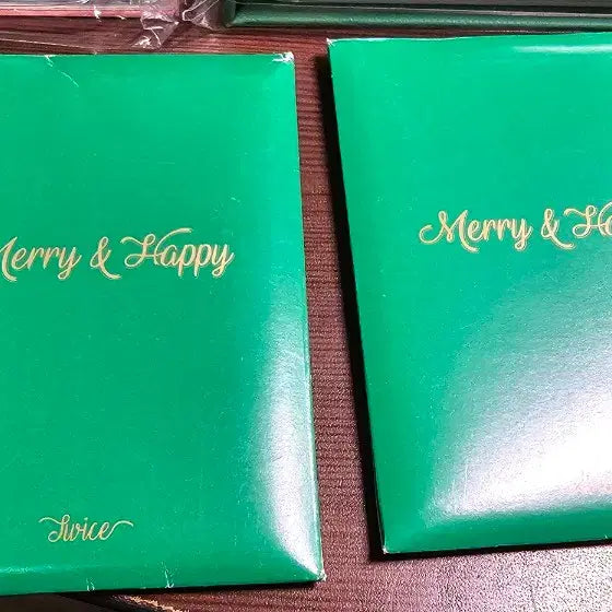 [BUNJANG] TWICE 1st Album Repackage Merry &amp; Happy 2 Version Set / 트와이스 1집 리패키지 앨범 2종 세트
