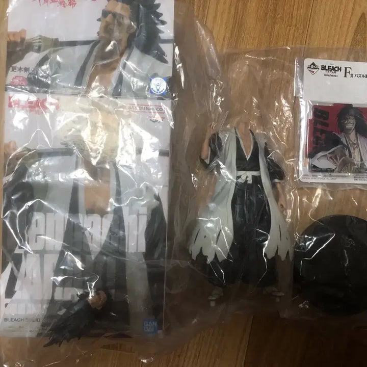 [BUNJANG] Bleach Banpresto Figure Bundle: Kenpachi Zaraki (Sealed) &amp; Ichibansho Acrylic Puzzle / 비닐미개봉/일괄)블리치 반프레스토 피규어 블리치 자라키 켄파치+블리치 제일복권 f상 아크릴 퍼즐
