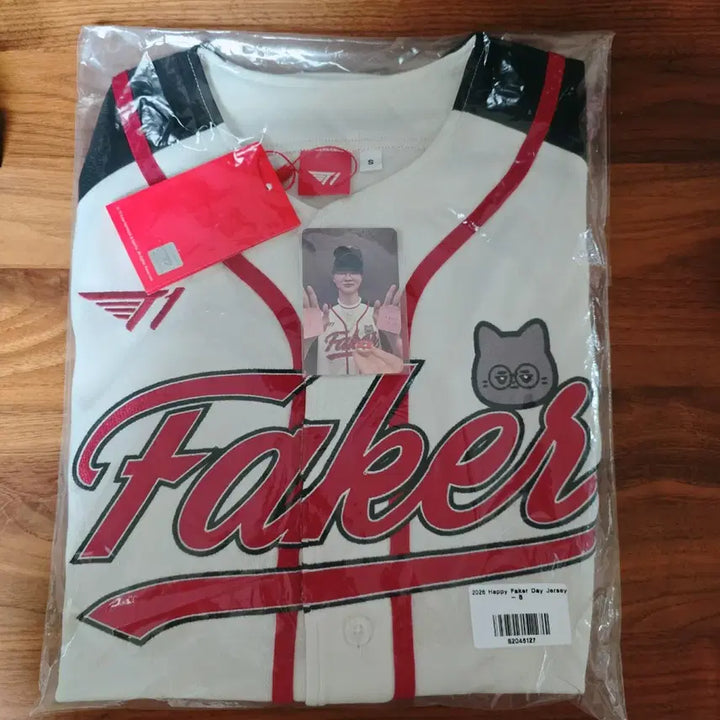 [BUNJANG] T1 Faker Birthday Baseball Jersey (Photocard Included) / T1 티원 페이커 생일 야구 유니폼 (포토 카드 포함) / Faker