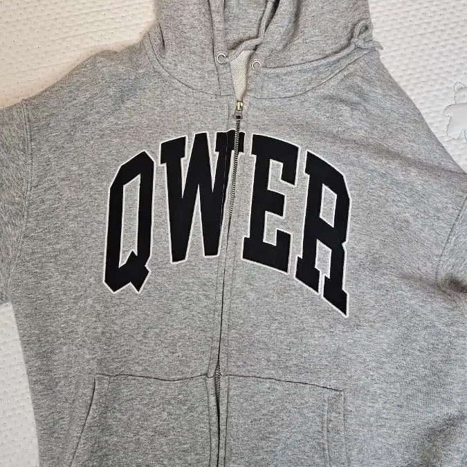 [BUNJANG] QWER Hoodie Zip-Up Size M / QWER 후드집업 사이즈M