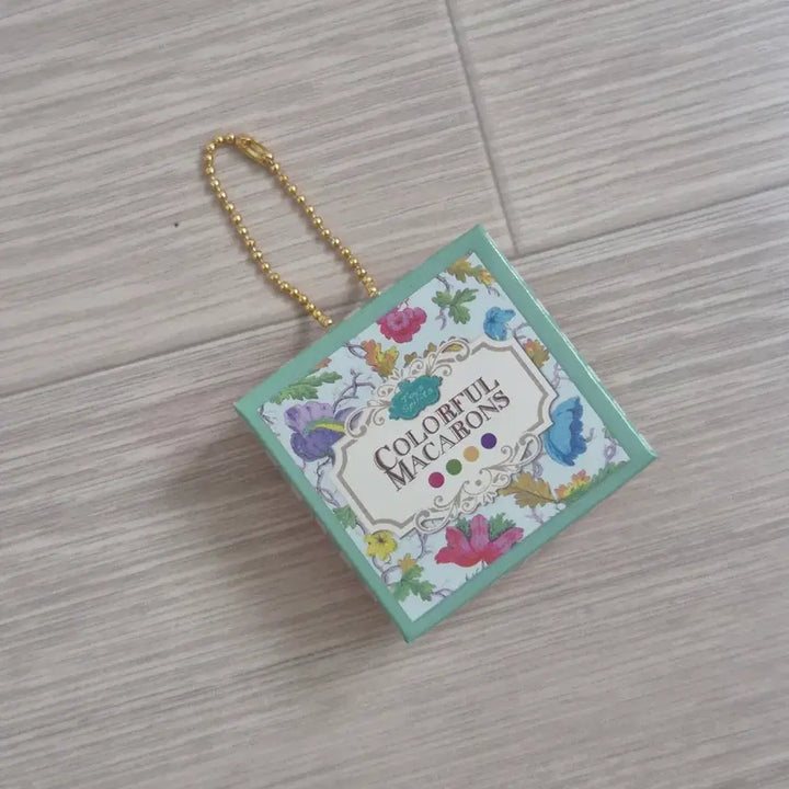 [BUNJANG] Macaron Dessert Box Gacha Keychain / 마카롱 디저트 박스 가챠 키링