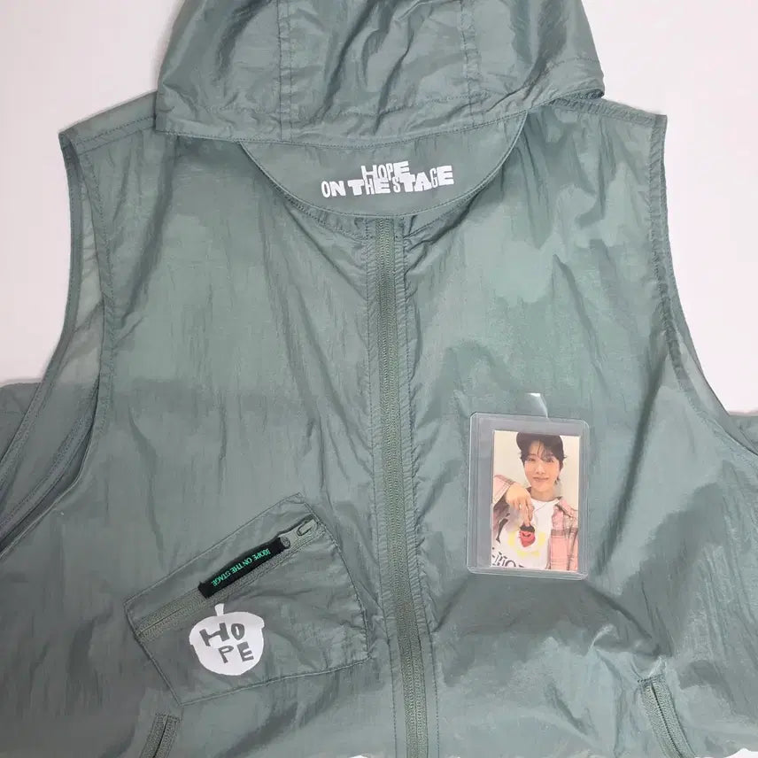 [BUNJANG] BTS J-Hope Hope On The Stage Wind Vest Photocard (Sealed) / 포카 O) 홉온스 바람막이 조끼 방탄 제이홉 정호석 bts jhope wind vest hopeonthestage photocard