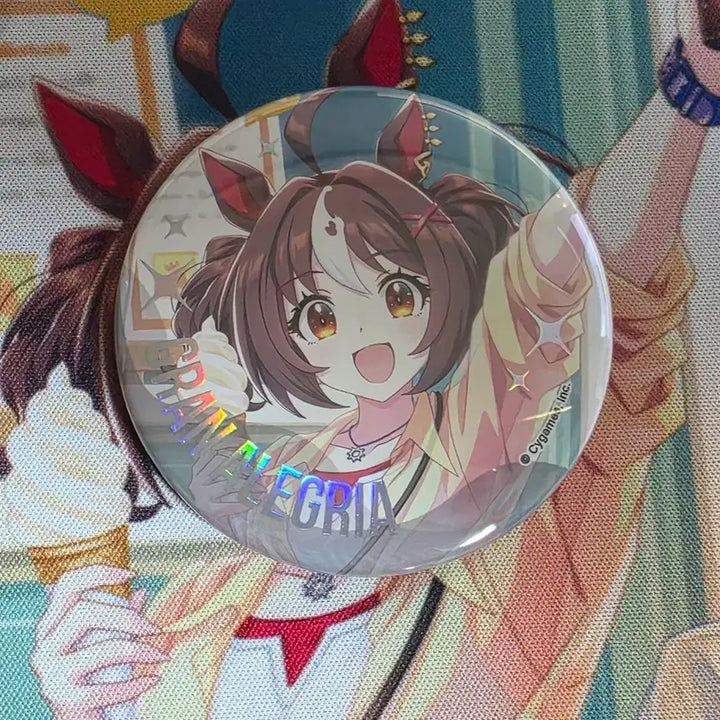 [BUNJANG] Uma Musume Anime Plus Collaboration Can Badge - Gran Allegria Hologram Ver. / 우마무스메 애니플러스 콜라보 캔뱃지 판매