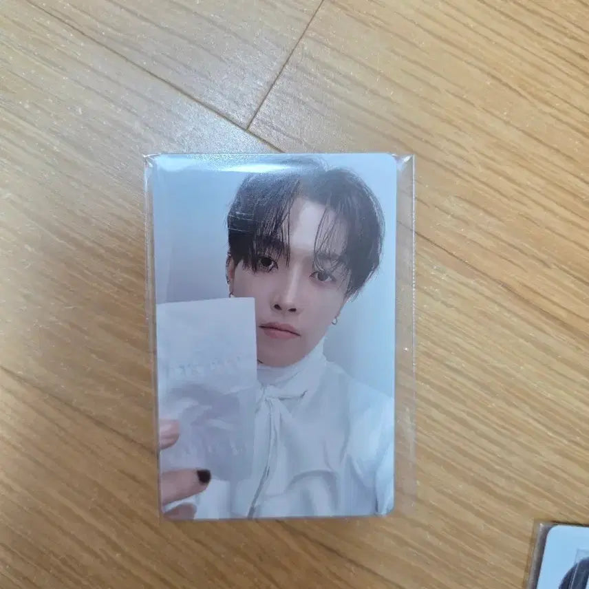 [BUNJANG] ATEEZ Aniteez Deja Vu Popup Hongjoong Photocard / 에이티즈 애니티즈 데자부 팝업 입장 홍중 포카 쭝라미