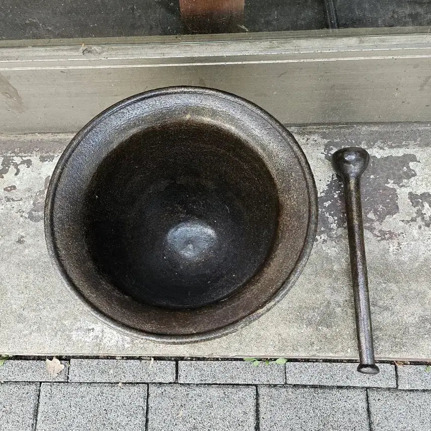 [BUNJANG] Large Cast Iron Mortar and Pestle - Functional / 옛날 쇠절구 / 대형 무쇠절구 / 실사용 가능