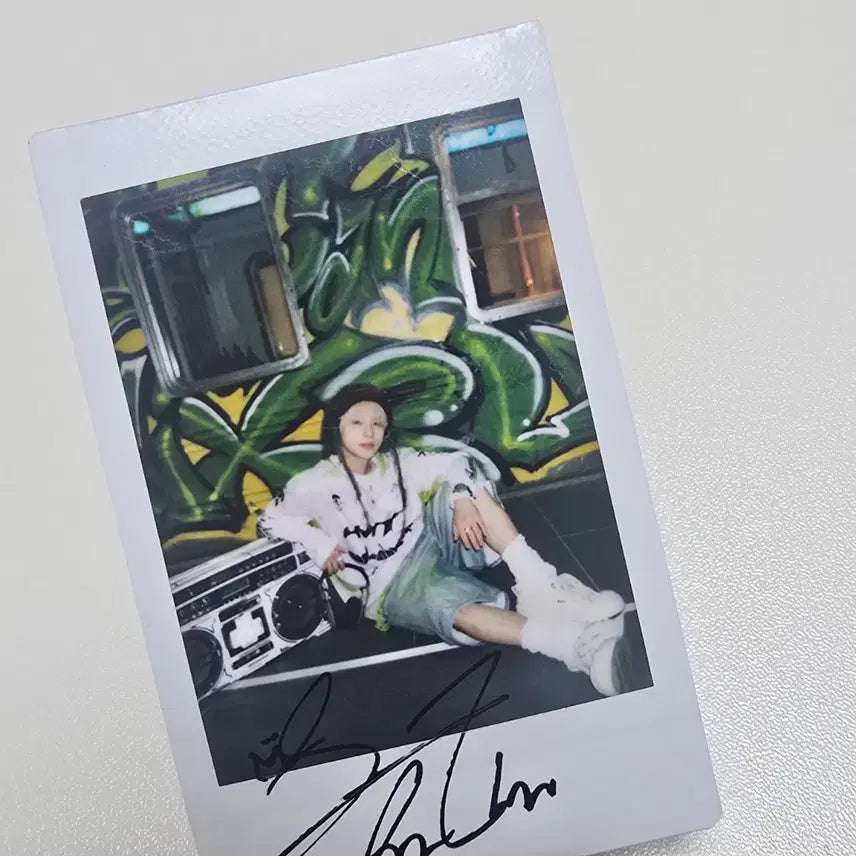 [BUNJANG] iKON Kim Jinhwan Autographed Polaroid / 아이콘 김진환 친필싸인 폴라로이드