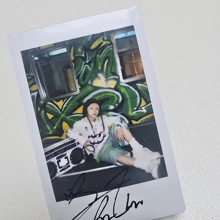 [BUNJANG] iKON Kim Jinhwan Autographed Polaroid / 아이콘 김진환 친필싸인 폴라로이드