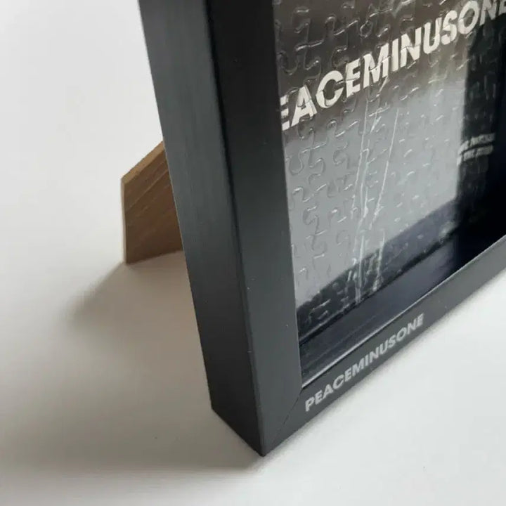 [BUNJANG] G-Dragon PEACEMINUSONE Exhibition Goods Puzzle Frame / 지드래곤 피마원 전시 굿즈 퍼즐 액자