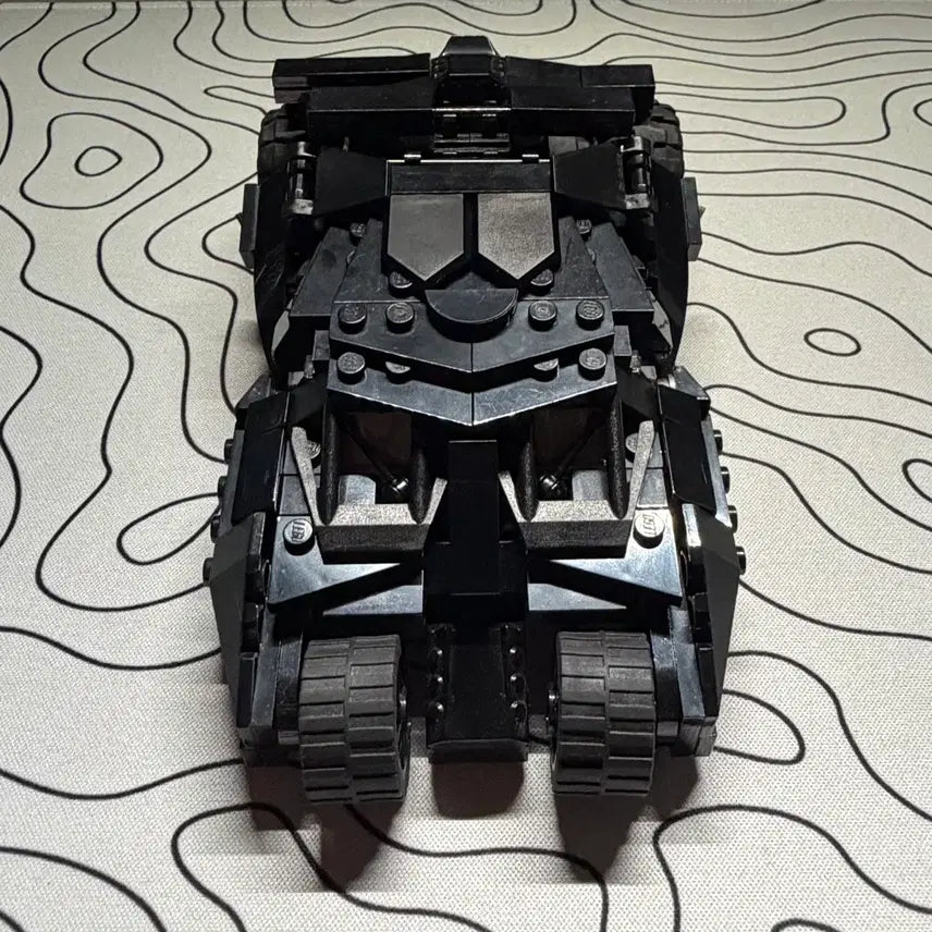 [BUNJANG] LEGO Batman Tumbler (Stick Artist Version) + 76240 Dark Knight Batman Minifigure / 레고 배트 텀블러(스틱 작가님 버전)+76240 다크나이트 배트맨 미니 피규어
