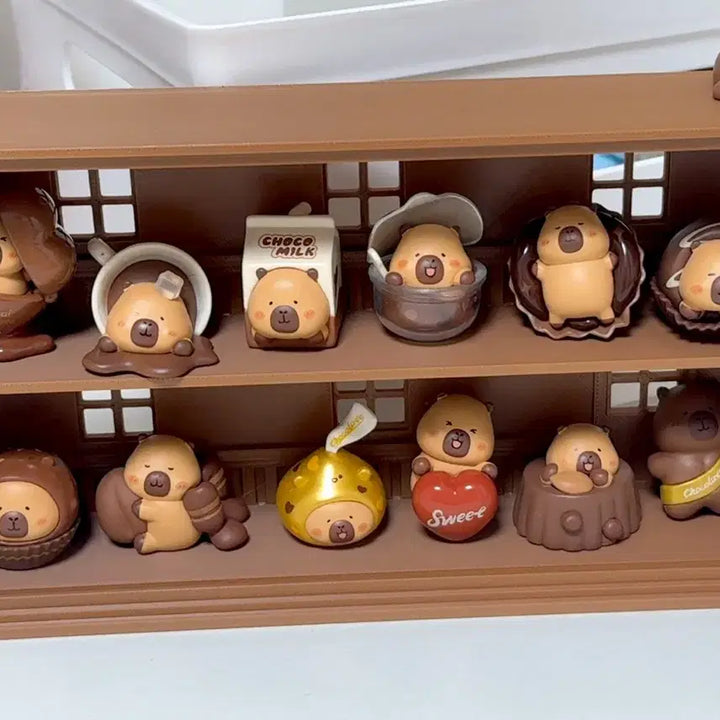 [BUNJANG] Capybara Chocolate Figure Set with Display Case / 카피바라 초콜릿 피규어 세트