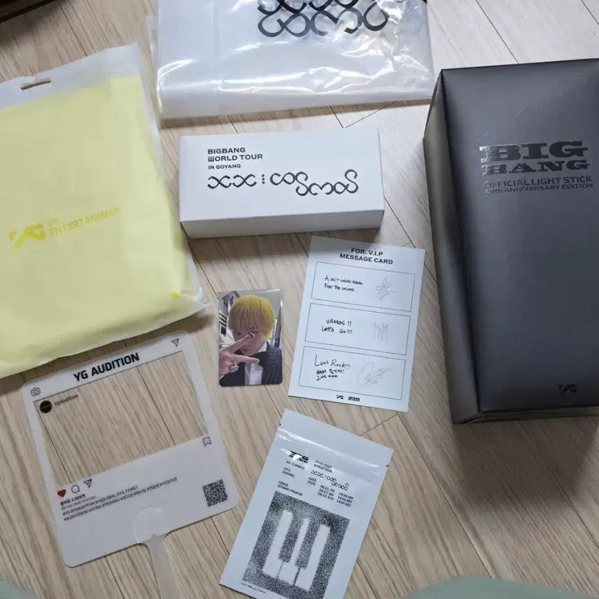 [BUNJANG] Bigbang 20th Anniversary Lightstick + Membership Kit + First Concert Raincoat / (미개봉)빅뱅 20주년 응원봉+멤버십키트+첫콘우비