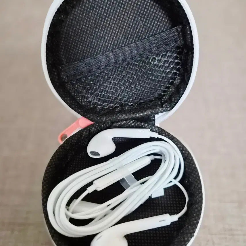 [BUNJANG] Hello Kitty Wired Earphone Pouch Pink / 헬로키티 이어폰 +파우치세트 새상품