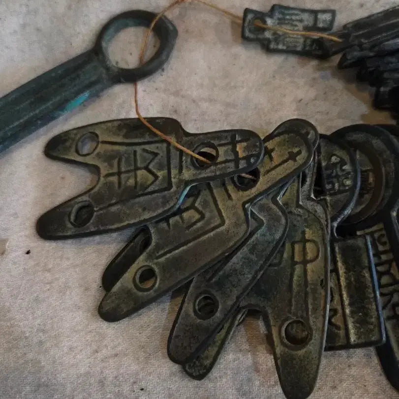 [BUNJANG] Chinese Bronze Charms Bundle (30 pcs) / 중국 동 화폐 /  별전 30점