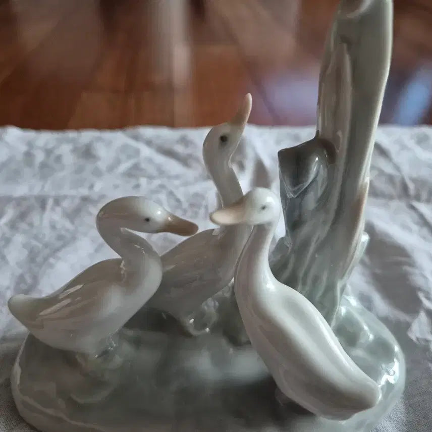 [BUNJANG] Yadro NAO Porcelain Swan Ornament (Set of 3) / 야드로 나오 백자 백조 장식품 3마리