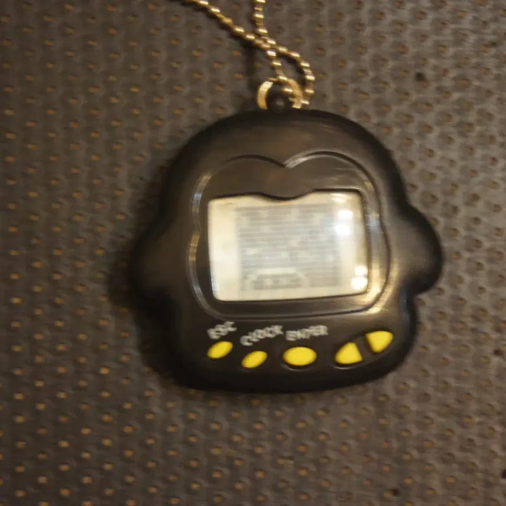 [BUNJANG] Vintage Mini Game Console Keychain / 빈티지게임기 키링 열쇠고리 미니게임 빈티지데코악세사리 인테리어소품 빈티지소품UU
