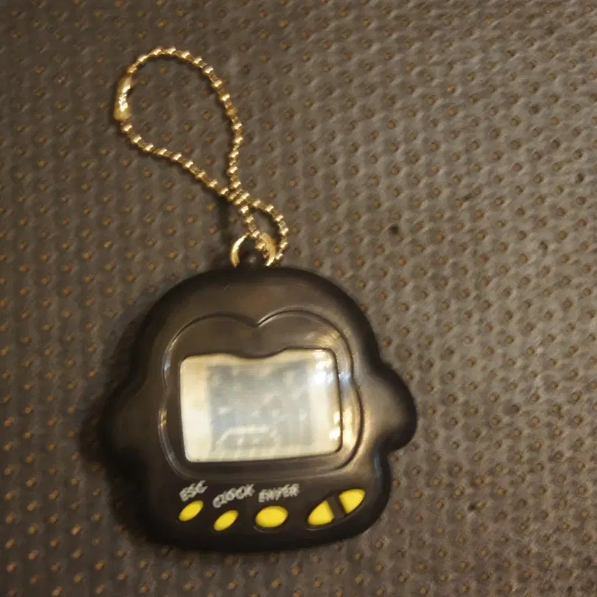 [BUNJANG] Vintage Mini Game Console Keychain / 빈티지게임기 키링 열쇠고리 미니게임 빈티지데코악세사리 인테리어소품 빈티지소품UU